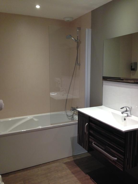 Le Relais Des Bergers Hotel Saint-Martin-en-Haut ห้อง รูปภาพ