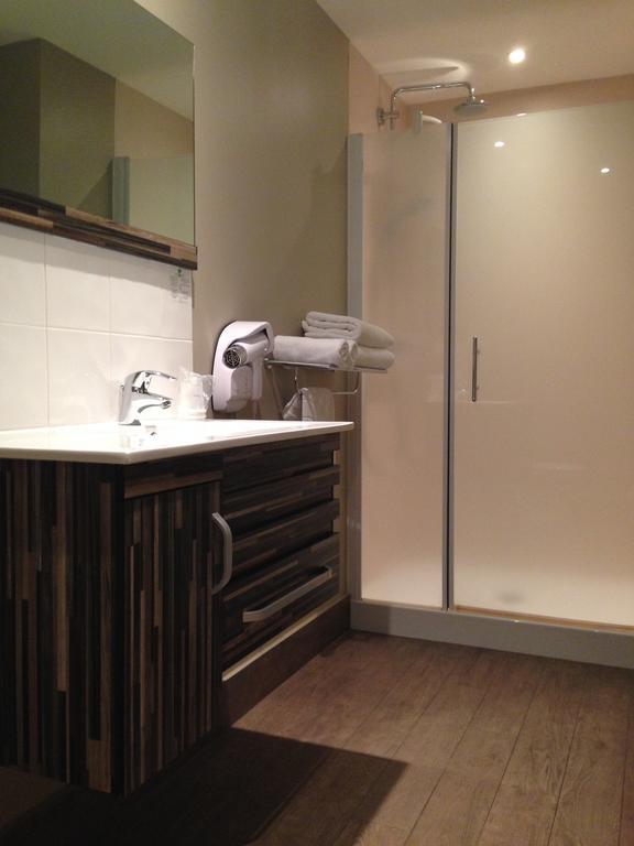 Le Relais Des Bergers Hotel Saint-Martin-en-Haut ห้อง รูปภาพ