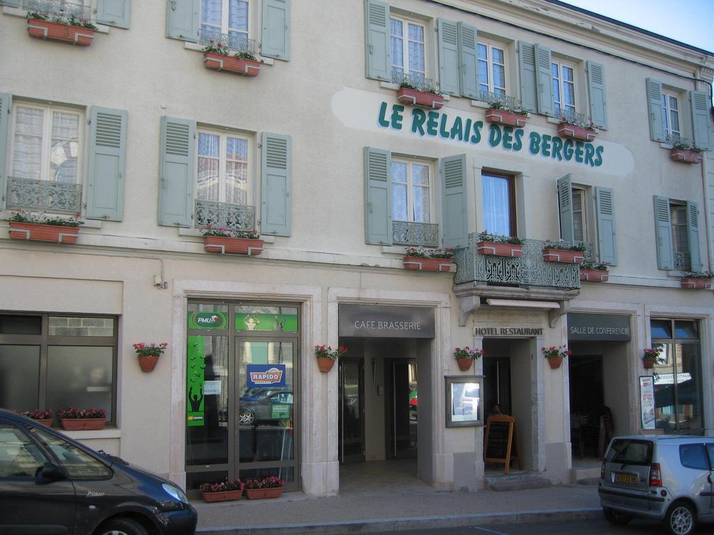 Le Relais Des Bergers Hotel Saint-Martin-en-Haut ภายนอก รูปภาพ